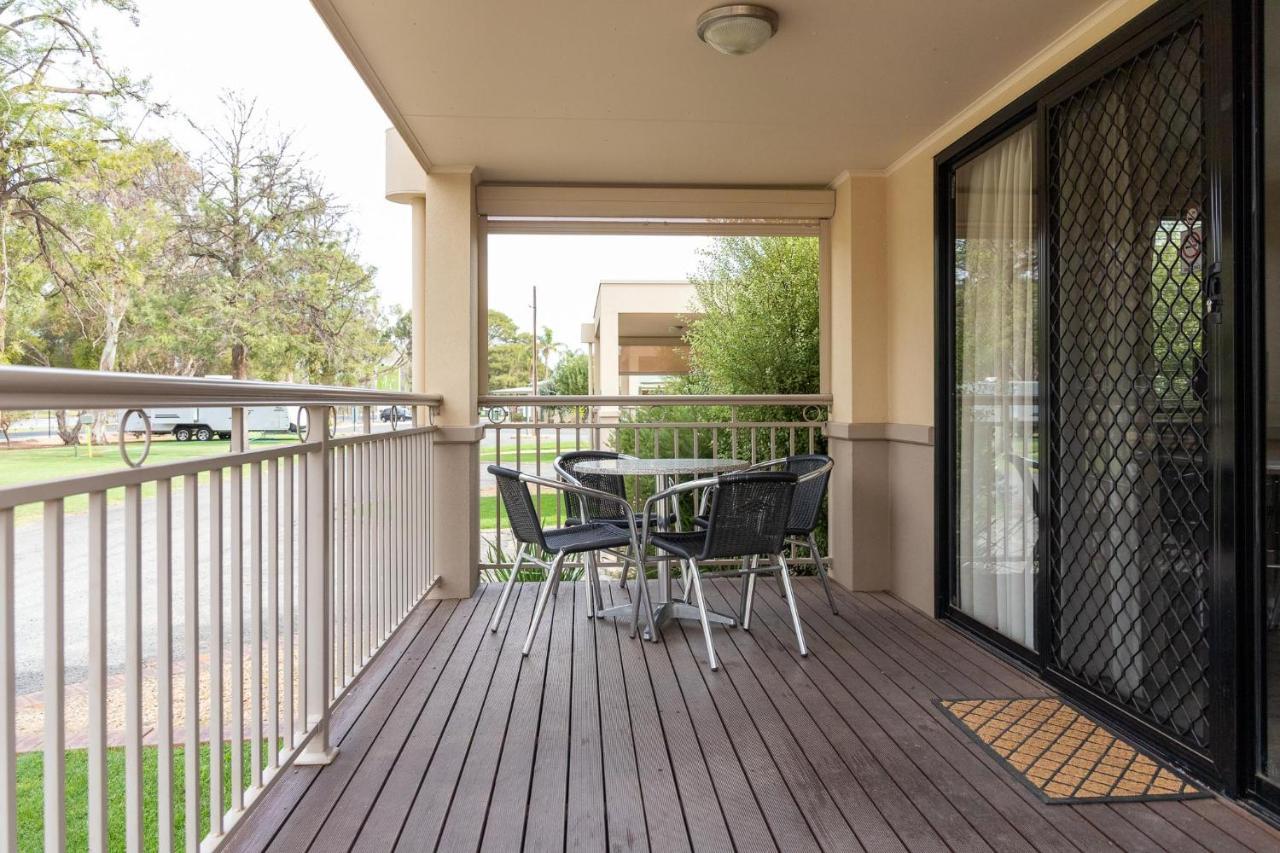 Berri Riverside Holiday Park ภายนอก รูปภาพ