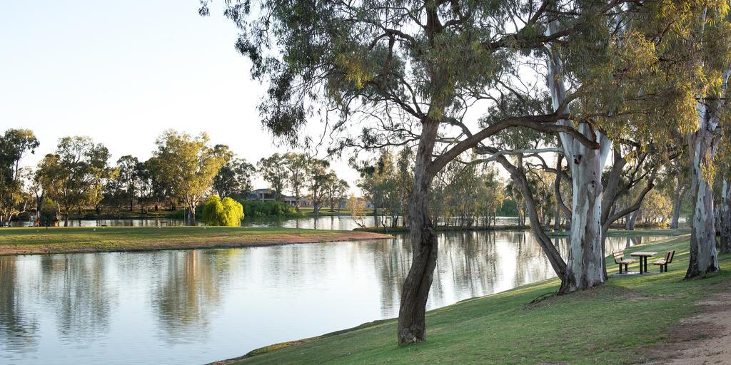 Berri Riverside Holiday Park ภายนอก รูปภาพ