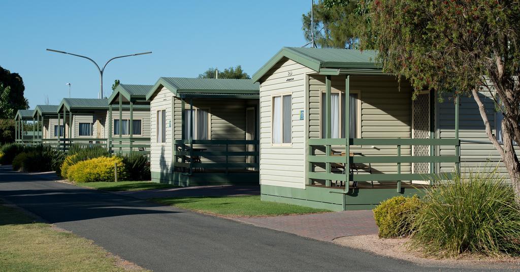 Berri Riverside Holiday Park ภายนอก รูปภาพ
