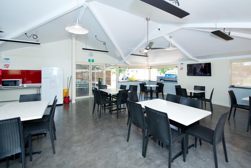 Berri Riverside Holiday Park ภายนอก รูปภาพ