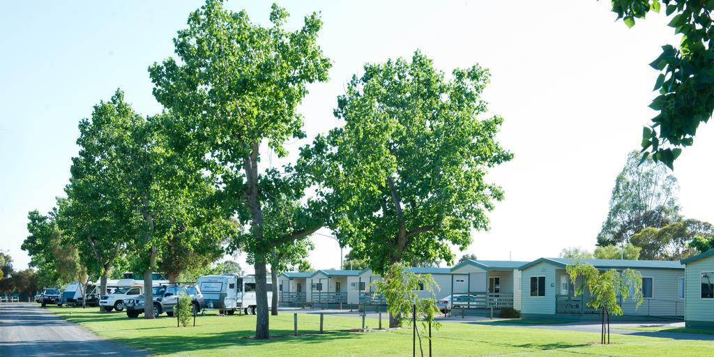 Berri Riverside Holiday Park ภายนอก รูปภาพ